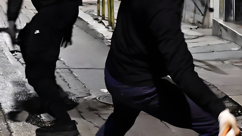 Άγρια συμπλοκή μαθητών με καδρόνια και λοστούς στο Περιστέρι