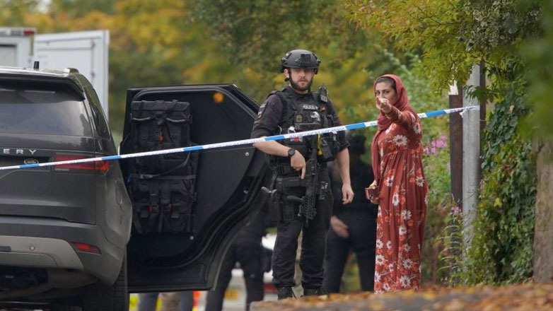 Η βρετανική αστυνομία σκότωσε κατά λάθος το ένα από τα δύο θύματα της τρομοκρατικής επίθεσης στη Συναγωγή Η βρετανική αστυνομία σκότωσε κατά λάθος το ένα από τα δύο θύματα της τρομοκρατικής επίθεσης στη Συναγωγή