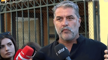 Βασίλης Μπισμπίκης: Επισκέφθηκε τους κατοίκους στην Φιλοθέη μετά το τροχαίο ατύχημα και τους ζήτησε συγγνώμη