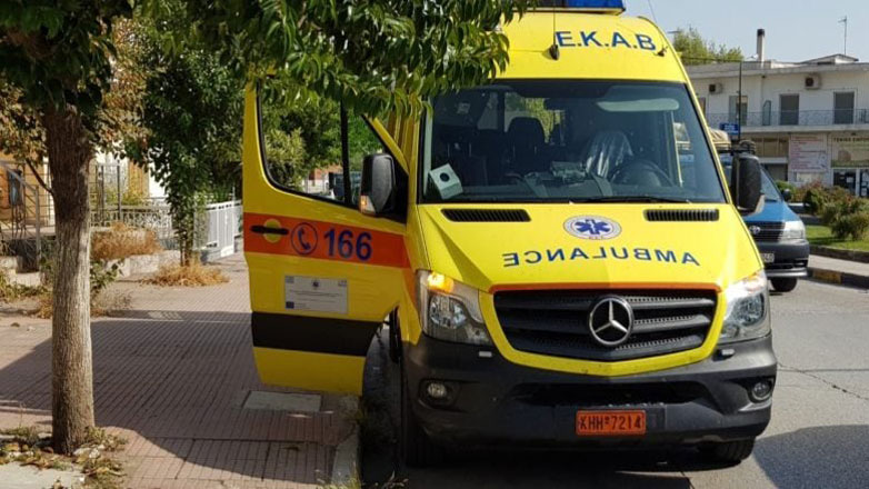 Πήγε να περάσει τον δρόμο και την παρέσυρε λεωφορείο