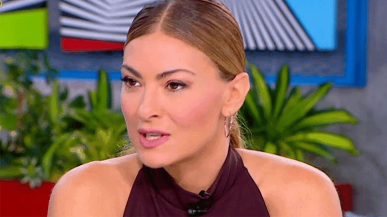 Δέσποινα Καμπούρη: «Μετά τον καβγά με την Παπαβασιλείου δεν ξαναμιλήσαμε ποτέ» – Αποκαλύπτει όλη την αλήθεια