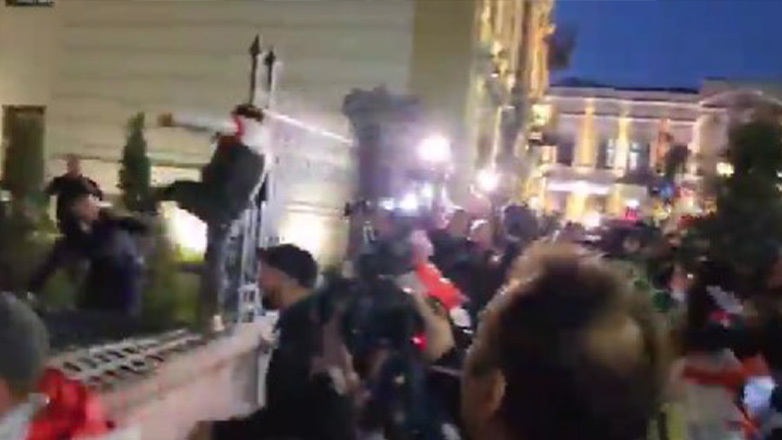 Εισβολή πολιτών στο Κοινοβούλιο της Γεωργίας