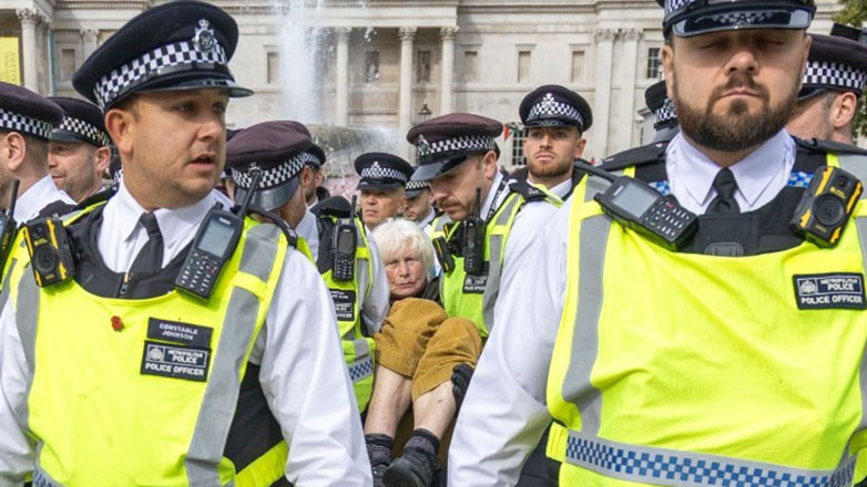 Λονδίνο: Η αστυνομία προχώρησε σε δεκάδες συλλήψεις διαδηλωτών