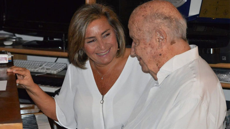 Λουκίλα Καρρέρ: Συγκινεί για τον 1 χρόνο από τον θάνατο του Μίμη Πλέσσα – «Μακριά σου ένα χρόνο αγάπη μου» Λουκίλα Καρρέρ: Συγκινεί για τον 1 χρόνο από τον θάνατο του Μίμη Πλέσσα – «Μακριά σου ένα χρόνο αγάπη μου»