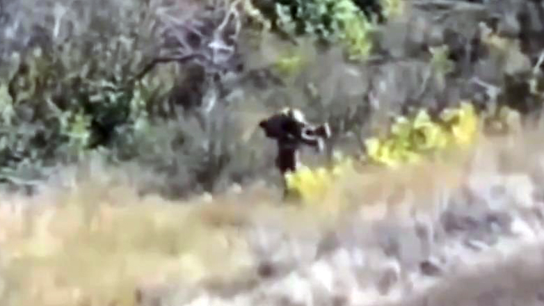 Ουκρανία: Διένυσε δύο χιλιόμετρα με τον τραυματισμένο στρατιώτη στους ώμους