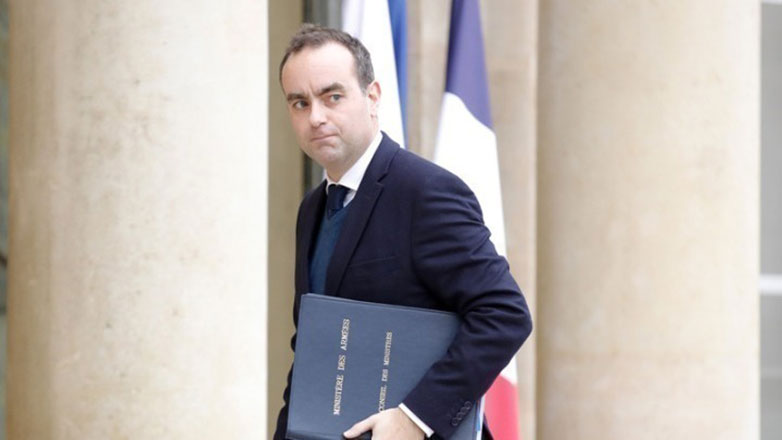 Γαλλία: Η κυβέρνηση Λεκορνί απειλείται με πρόταση μομφής αν δεν αλλάξει πορεία