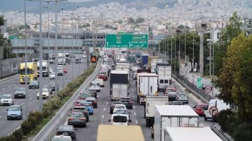 Στο «κόκκινο» η Αττική Οδός λόγω τροχαίου ατυχήματος