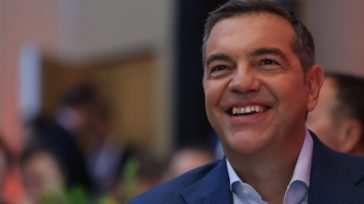 Παραίτηση Τσίπρα: Σωσίβια, πέμπτη διάσπαση και «ουδέν σχόλιον» στις αντιδράσεις
