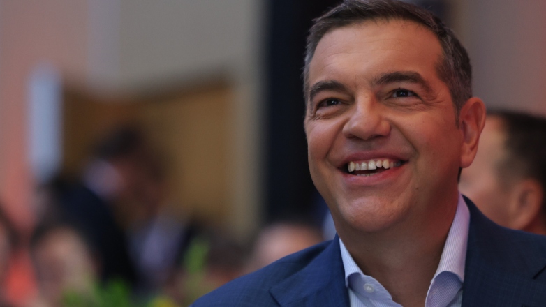 Παραίτηση Τσίπρα: Σωσίβια, πέμπτη διάσπαση και «ουδέν σχόλιον» στις αντιδράσεις