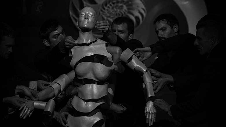 Η παράσταση «This That Keeps On» του Δημήτρη Παπαϊωάννου μάγεψε το Ηρώδειο