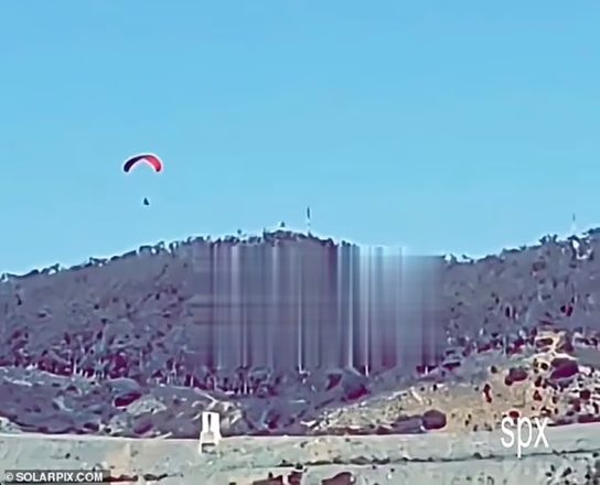 Βίντεο: Ο πρώτος μετανάστης που πέρασε στην Ευρώπη με ανεμόπτερο Βίντεο: Ο πρώτος μετανάστης που πέρασε στην Ευρώπη με ανεμόπτερο