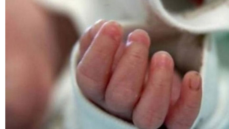 Σοβαρή παραμένει η κατάσταση του βρέφους που κάηκε από ζεστό ρόφημα