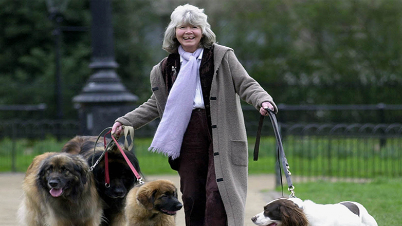 Πέθανε η συγγραφέας Τζίλι Κούπερ σε ηλικία 88 ετών