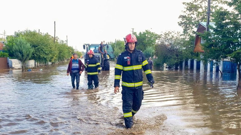 Σε κόκκινο συναγερμό η Ρουμανία λόγω βροχοπτώσεων