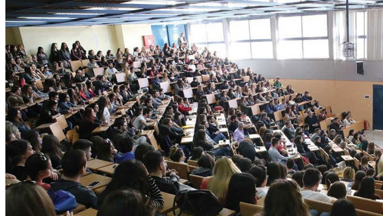 Διαγράφονται 290.000 «αιώνιοι» φοιτητές τον Δεκέμβριο Διαγράφονται 290.000 «αιώνιοι» φοιτητές τον Δεκέμβριο