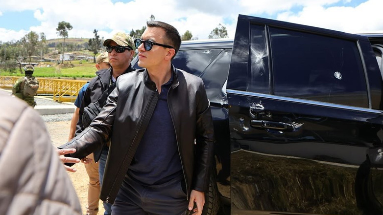 Ισημερινός: Επίθεση στο αυτοκίνητο του προέδρου Νομπόα