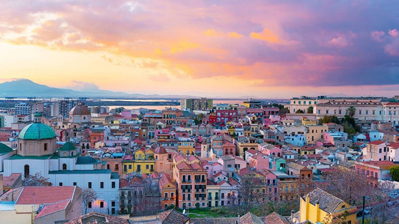 Η Σαρδηνία μοιράζει σπίτια με 1 ευρώ για να μην χαθούν τα χωριά της