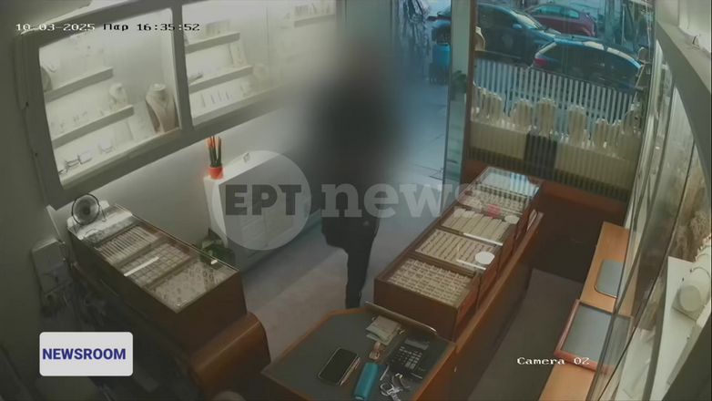 Βίντεο: Κάμερα κατέγραψε άνδρα να κλέβει το κινητό της ιδιοκτήτριας σε κατάστημα στην Νέα Ιωνία