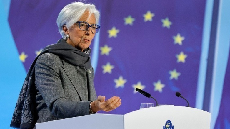 Λαγκάρντ: Οι ευρωπαϊκοί θεσμοί «παρακολουθούν τις εξελίξεις» στη Γαλλία