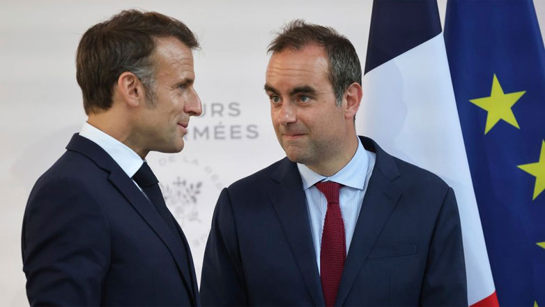 Ο Μακρόν θα διορίσει νέο πρωθυπουργό τις επόμενες 48 ώρες, ανακοίνωσε το Ελιζέ