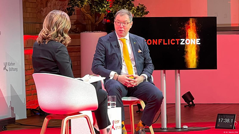 Ολεξίι Μακέγιεφ: «Ο πόλεμος έρχεται αργά, αλλά σταθερά στη Γερμανία»