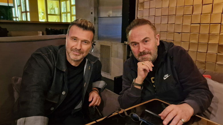Σταμάτης Γονίδης – Γιάννης Πλούταρχος: Δείπνησαν μαζί σε γνωστό στέκι στο Γκάζι λίγο πριν την πρεμιέρα τους στο Anodos