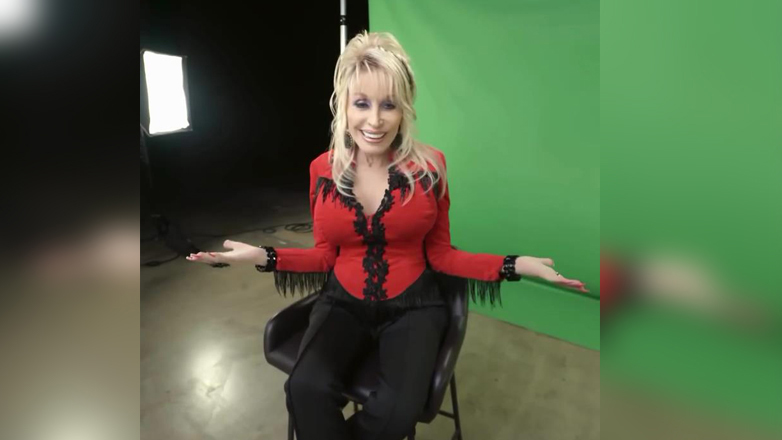 Ντόλι Πάρτον: «Δεν πέθανα ακόμη» – Η θρυλική τραγουδίστρια διαψεύδει τις φήμες που τη θέλουν ετοιμοθάνατη