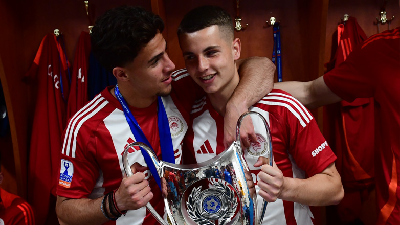 O Ολυμπιακός απέρριψε πρόταση της Μπράιτον 40 εκατ. ευρώ και για τον Μουζακίτη