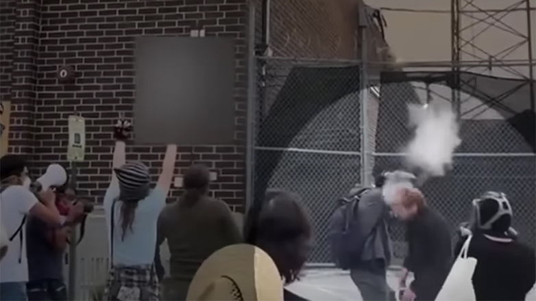 ΗΠΑ: Πάστορας πυροβολείται στο κεφάλι από πράκτορες της ICE