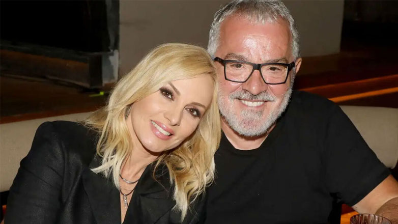 Πέγκυ Ζήνα – Γιώργος Λύρας: Η κόρη τους έγινε 14 – Οι αδημοσίευτες φωτογραφίες με την Ηλέκτρα