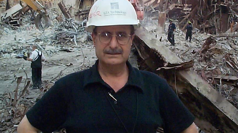 «Σκαρφαλώνοντας τις κορυφές του κόσμου»: Η ζωή του Κρητικού μηχανικού Μανώλη Βεληβασάκη από τον Ψηλορείτη στις ΗΠΑ