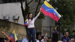 Ο πρέσβης της Βενεζουέλας στον ΟΗΕ αντιμετωπίζει με ειρωνεία το Νόμπελ Ειρήνης στη Ματσάδο