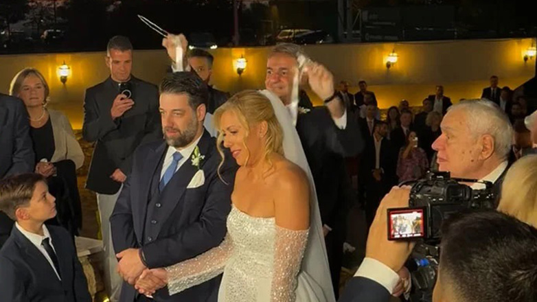 Κουμπάρος ο Κ. Μητσοτάκης: Πάντρεψε την Εβίνα Γιακουμάτου και τον Ελπιδοφόρο Παπανικολόπουλο