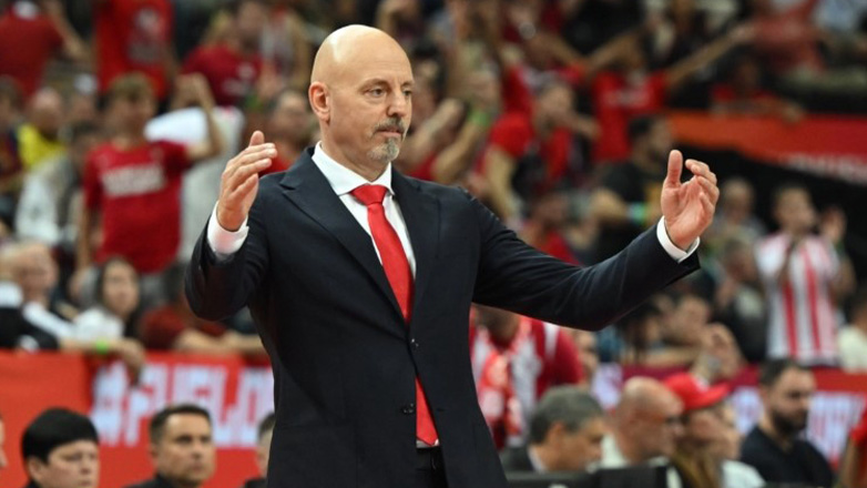 Ο Σάσα Ομπράντοβιτς αντικαταστάτης του Γιάννη Σφαιρόπουλου  στον Ερυθρό Αστέρα