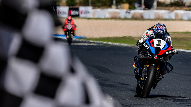 WorldSBK: Ο Razgatlioglu ανεβαίνει στο πρωτάθλημα με νίκη στον 1ο Αγώνα του Estoril