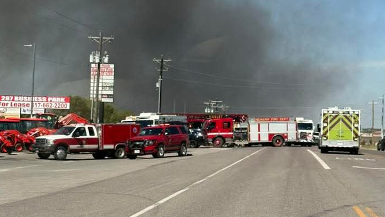 Συντριβή αεροσκάφους στο Τέξας – Στις φλόγες φορτηγά