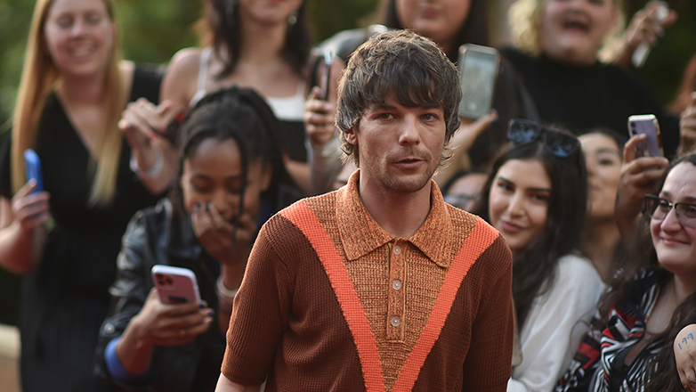 Λούις Τόμλινσον: «Βουρκώνω όταν μιλώ για τον γιο μου» – «Είναι το πιο γλυκό παιδί»