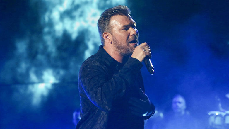 Γιώργος Σαμπάνης: «Μάγεψε» την Αθήνα με μια sold out συναυλία στο Κατράκειο θέατρο Νίκαιας