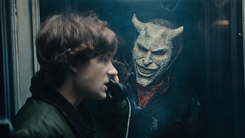 «Νεκρό Τηλέφωνο 2»: Ο Ίθαν Χοκ επιστρέφει στον πιο σκοτεινό ρόλο της καριέρας του