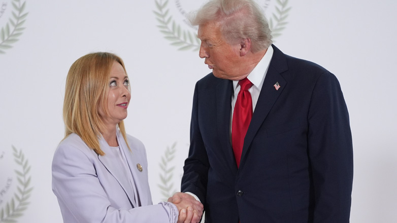 Τραμπ σε Μελόνι: Είσαι νέα και όμορφη, δεν θα τολμούσα να το πω αυτό στην Αμερική