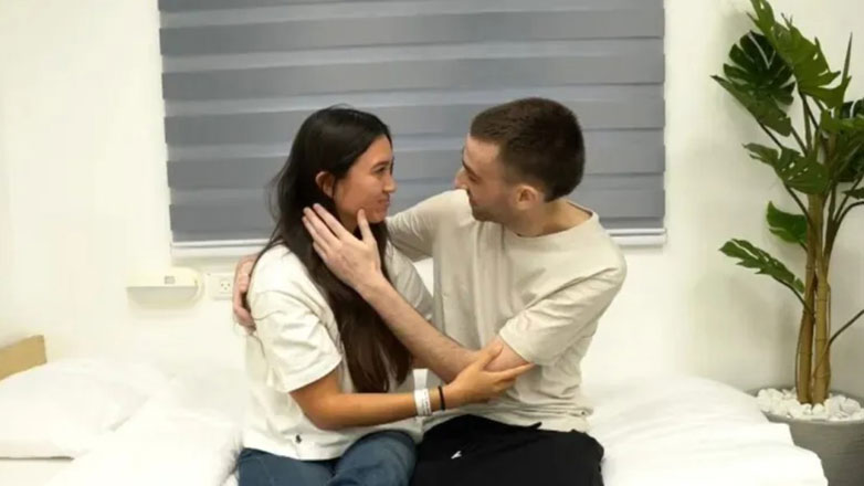 Πρώην Ισραηλινή όμηρος: «Επιστρέψαμε σπίτια μας και ξανασμίξαμε»