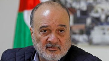 Παλαιστίνη: Ο αυτοεξόριστος ανιψιός του Γιάσερ Αραφάτ, Νάσερ αλ Κούντουα, επέστρεψε στη Δυτική Όχθη