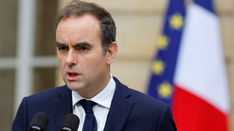 Γαλλία: Η κυβέρνηση Λεκορνί πήρε παράταση ζωής – Απομακρύνεται το ενδεχόμενο εκλογών