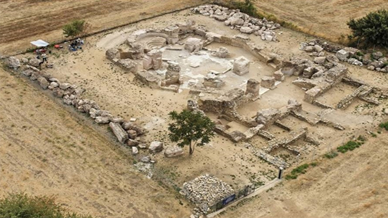 Αποκαθίσταται και αναδεικνύεται ο περίκεντρος ναός, στη Μαξιμιανούπολη