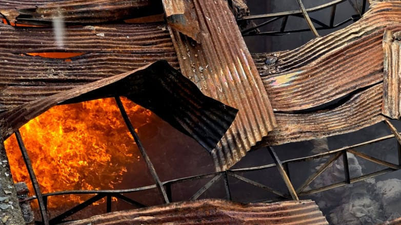 Μπαγκλαντές: Τοξικά αέρια και κλειδωμένη πόρτα τα αίτια της πυρκαγιάς σε εργοστάσιο ενδυμάτων