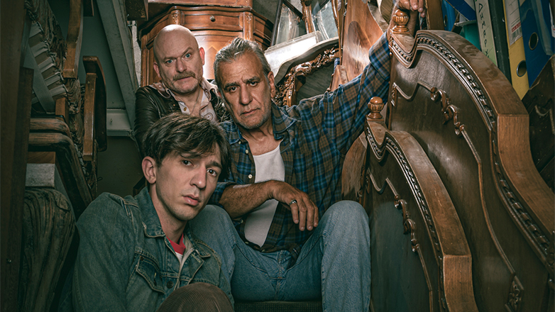 Ο Γιάννης Μπέζος σκηνοθετεί τον «Αμερικάνικο Βούβαλο» του Ντέιβιντ Μάμετ στο θέατρο Σημείο