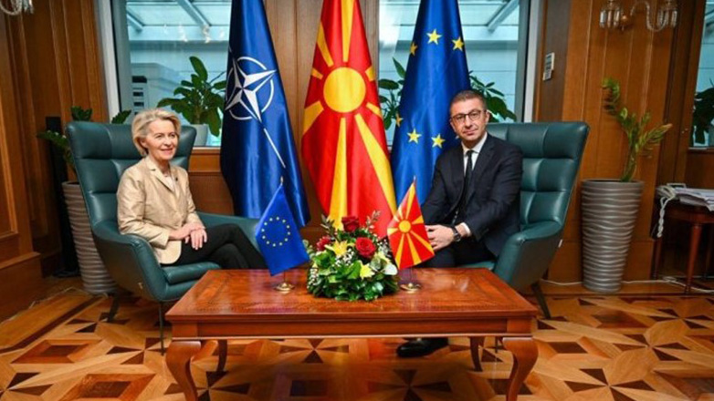 Η Ούρσουλα φον ντερ Λάιεν καλεί τη Βόρεια Μακεδονία να προχωρήσει στην τροποποίηση του Συντάγματός της