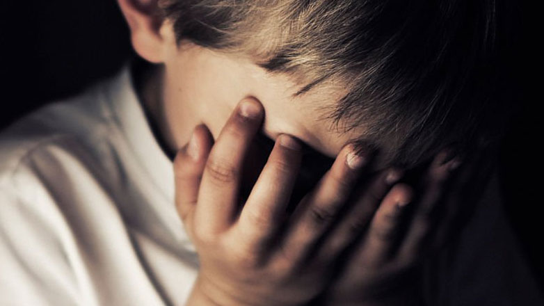 Ένοχοι για κακοποίηση δύο παιδιών η μητέρα και ο πατριός