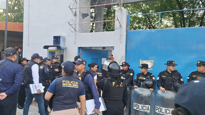 Γουατεμάλα: Ο υπουργός Εσωτερικών Χιμένες αποπέμφθηκε μετά την απόδραση 20 κακοποιών Γουατεμάλα: Ο υπουργός Εσωτερικών Χιμένες αποπέμφθηκε μετά την απόδραση 20 κακοποιών