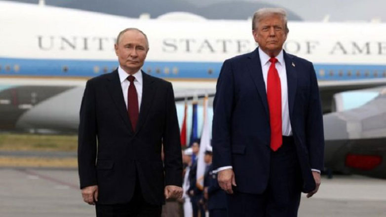 Σε εξέλιξη τηλεφωνική συνομιλία Τραμπ – Πούτιν Σε εξέλιξη τηλεφωνική συνομιλία Τραμπ – Πούτιν